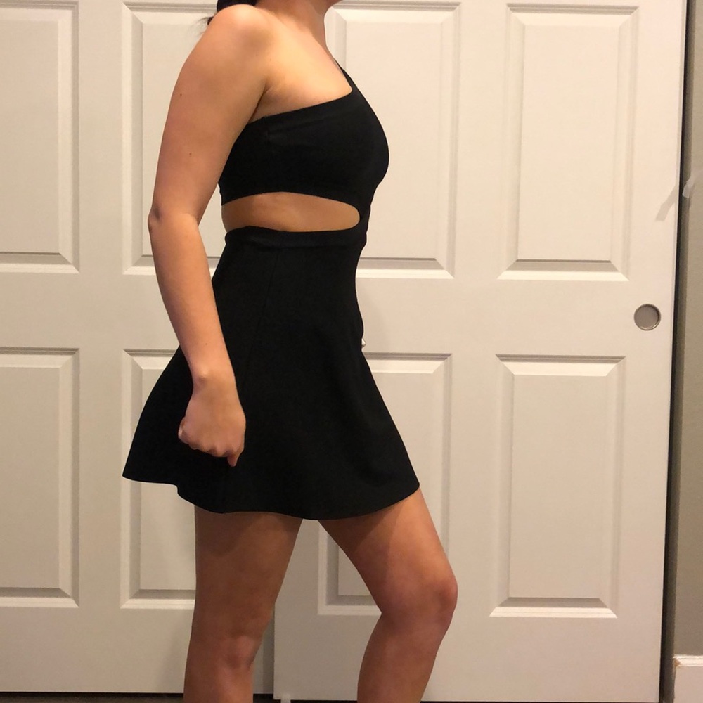 dress - Picture 2 of 4